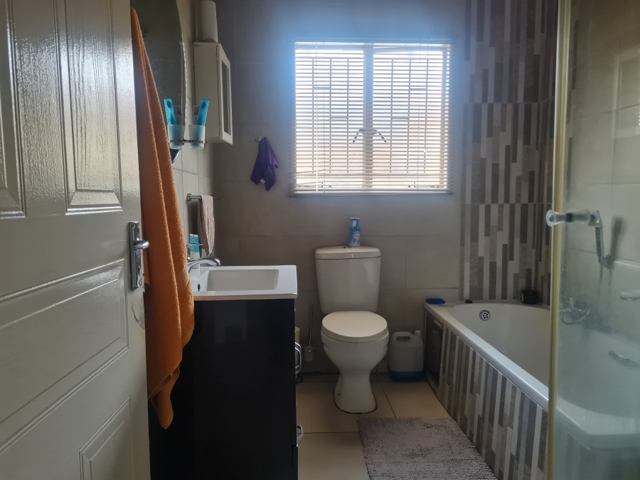 2 Bedroom Property for Sale in Parkdene Gauteng