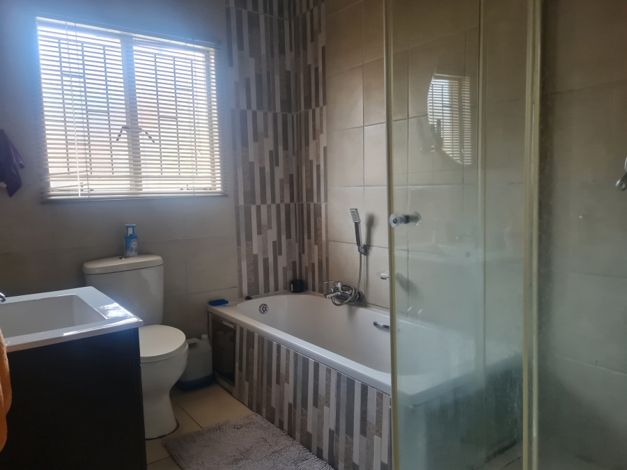 2 Bedroom Property for Sale in Parkdene Gauteng