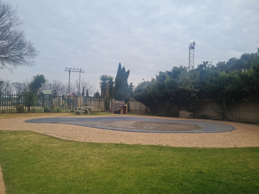 2 Bedroom Property for Sale in Parkdene Gauteng