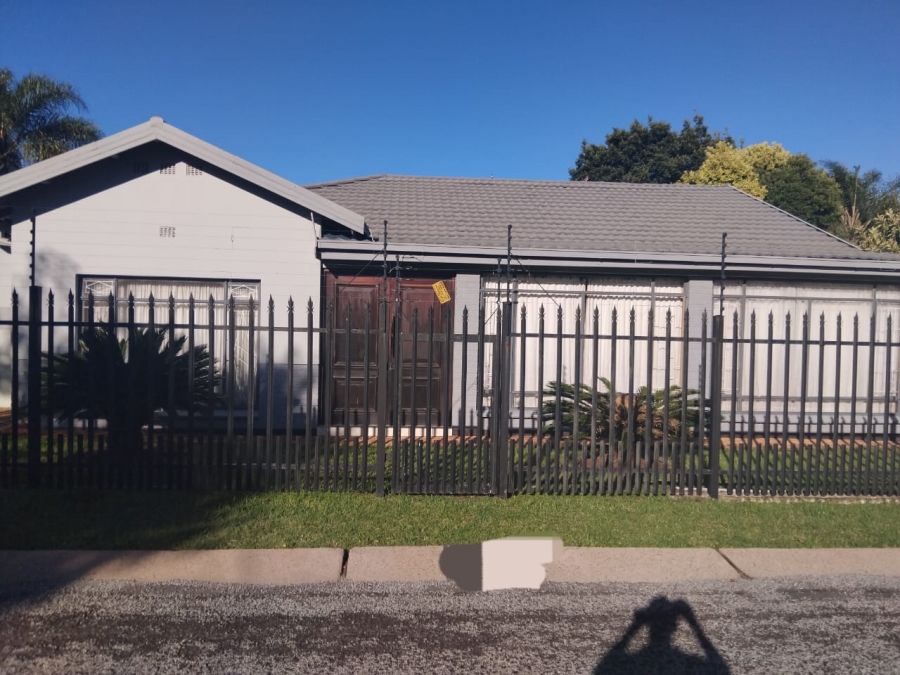 4 Bedroom Property for Sale in Kloofsig Gauteng