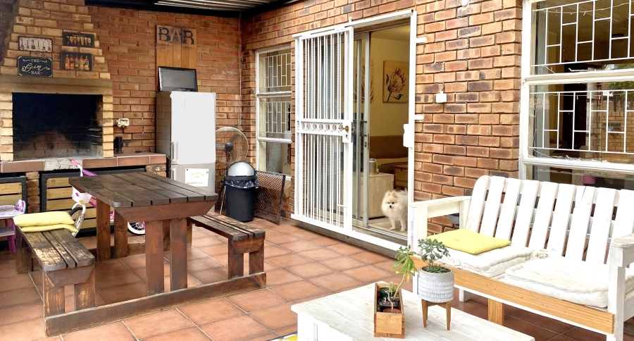 3 Bedroom Property for Sale in Elarduspark Ext 3 Gauteng