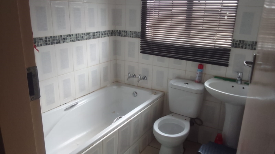 2 Bedroom Property for Sale in Soshanguve VV Gauteng