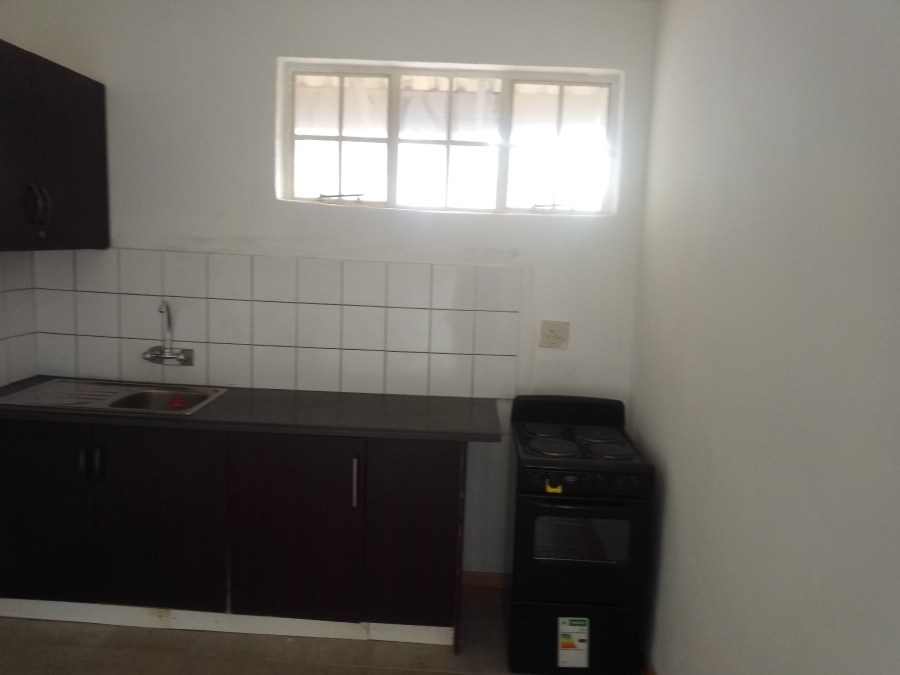 To Let 1 Bedroom Property for Rent in Linmeyer Gauteng