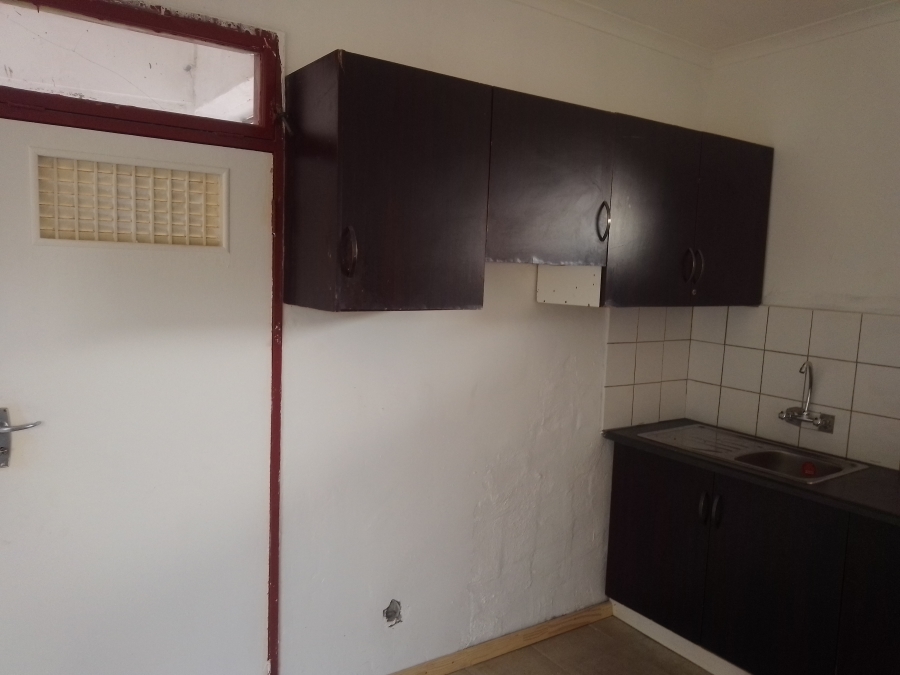 To Let 1 Bedroom Property for Rent in Linmeyer Gauteng