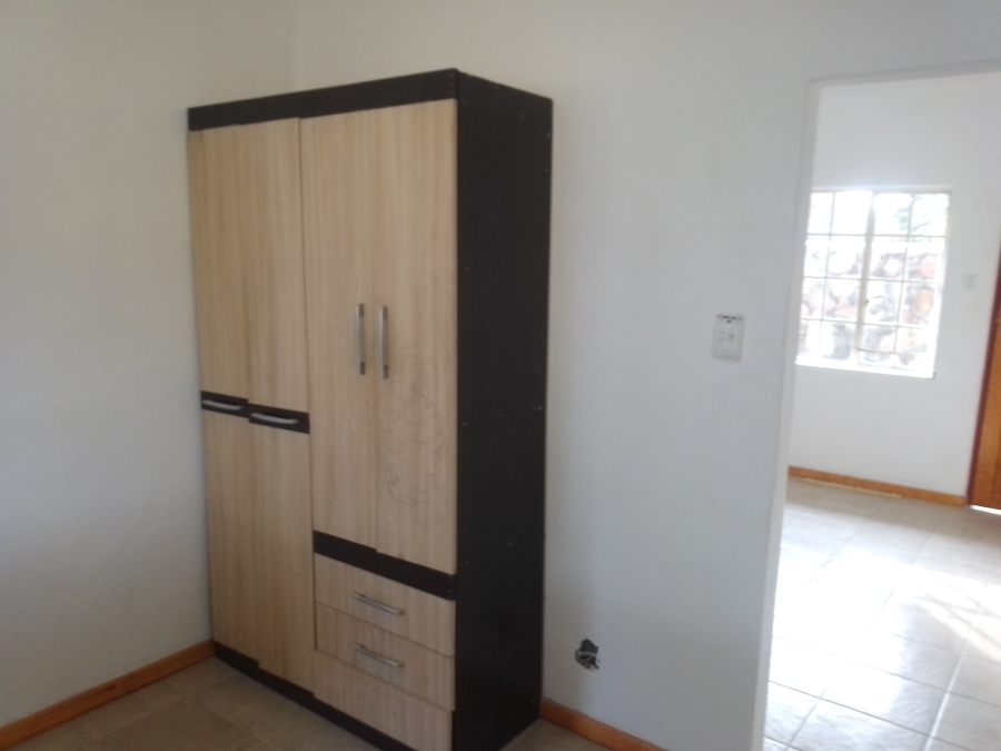 To Let 1 Bedroom Property for Rent in Linmeyer Gauteng