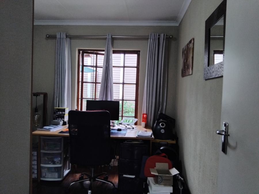 2 Bedroom Property for Sale in Halfway Gardens Gauteng