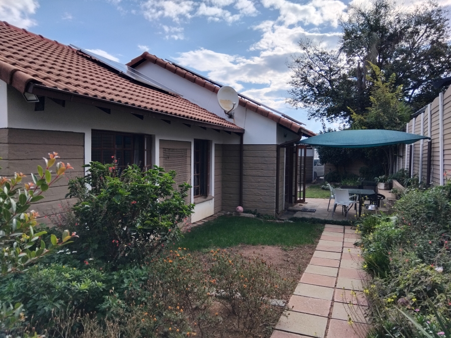 2 Bedroom Property for Sale in Halfway Gardens Gauteng