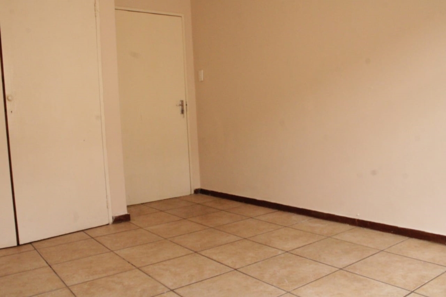 To Let 3 Bedroom Property for Rent in Turffontein Gauteng