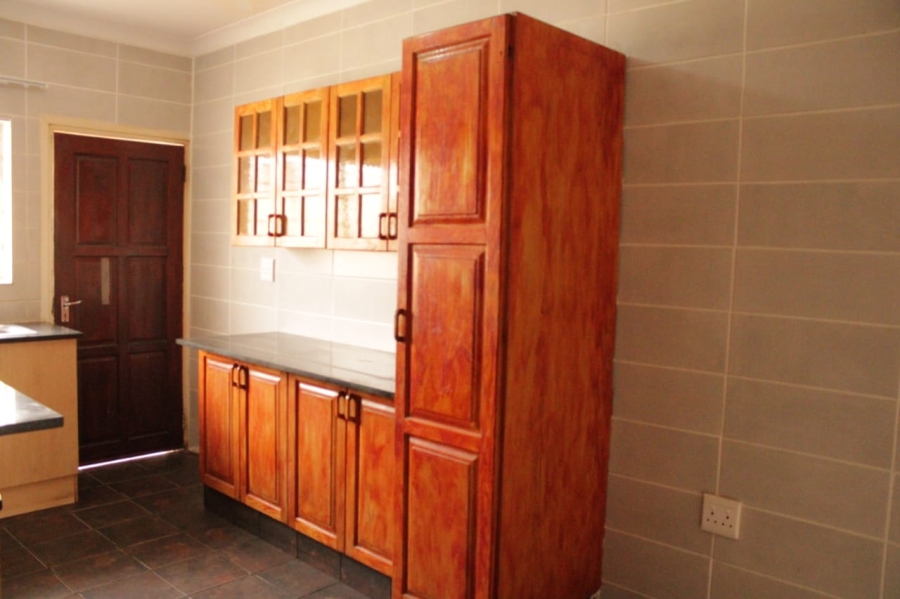 To Let 3 Bedroom Property for Rent in Turffontein Gauteng