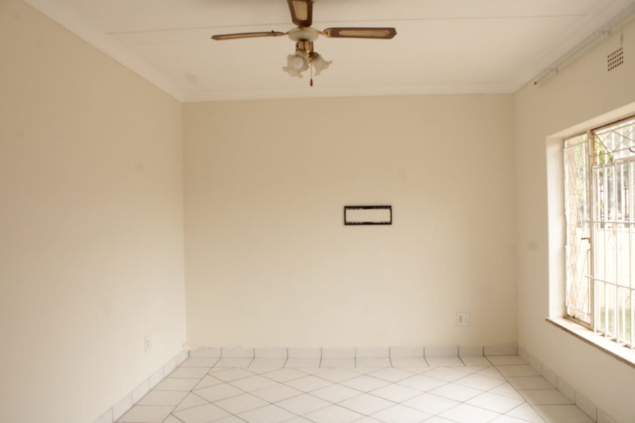 To Let 3 Bedroom Property for Rent in Turffontein Gauteng