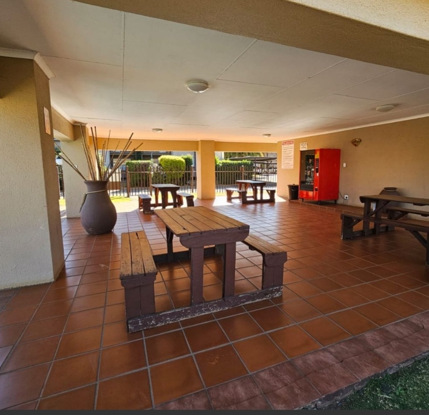 To Let 1 Bedroom Property for Rent in Bonaero Park Gauteng