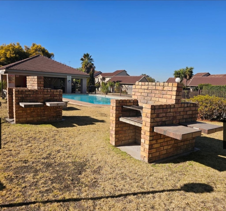 To Let 1 Bedroom Property for Rent in Bonaero Park Gauteng