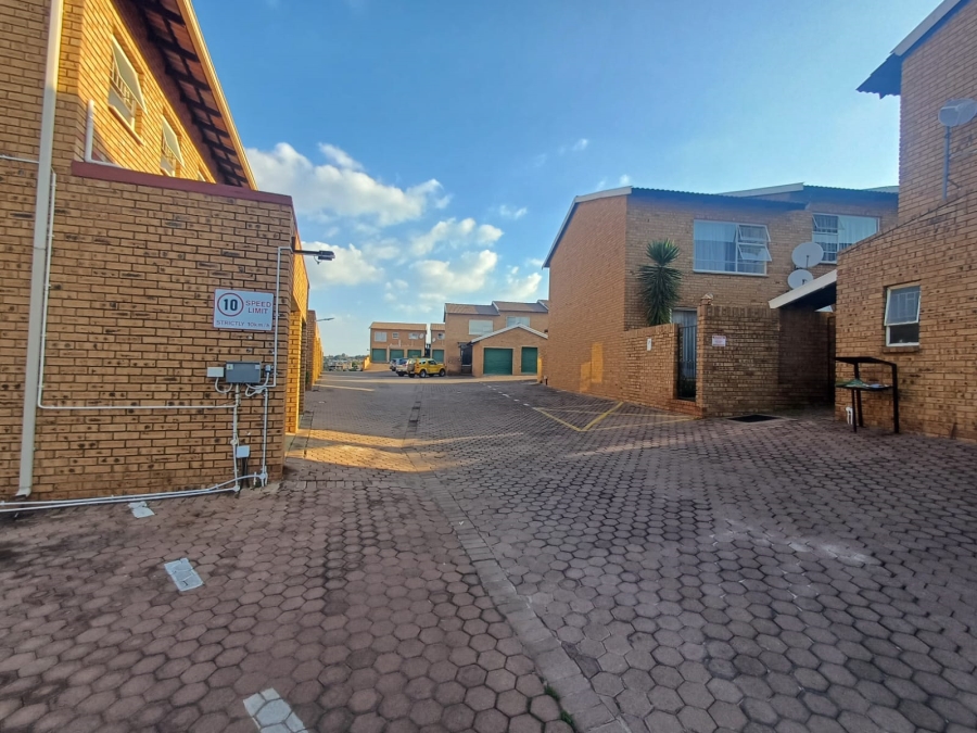 2 Bedroom Property for Sale in Rangeview Gauteng