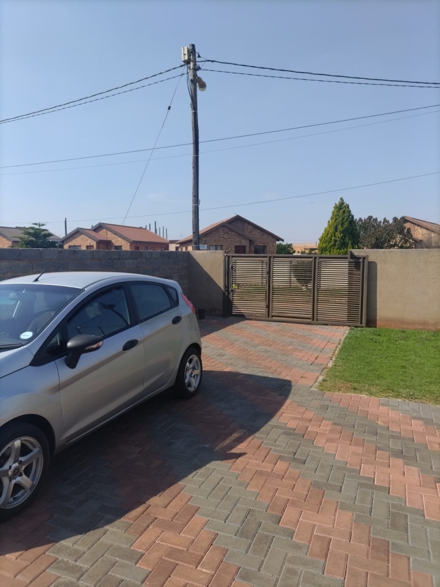 3 Bedroom Property for Sale in Protea Glen Gauteng