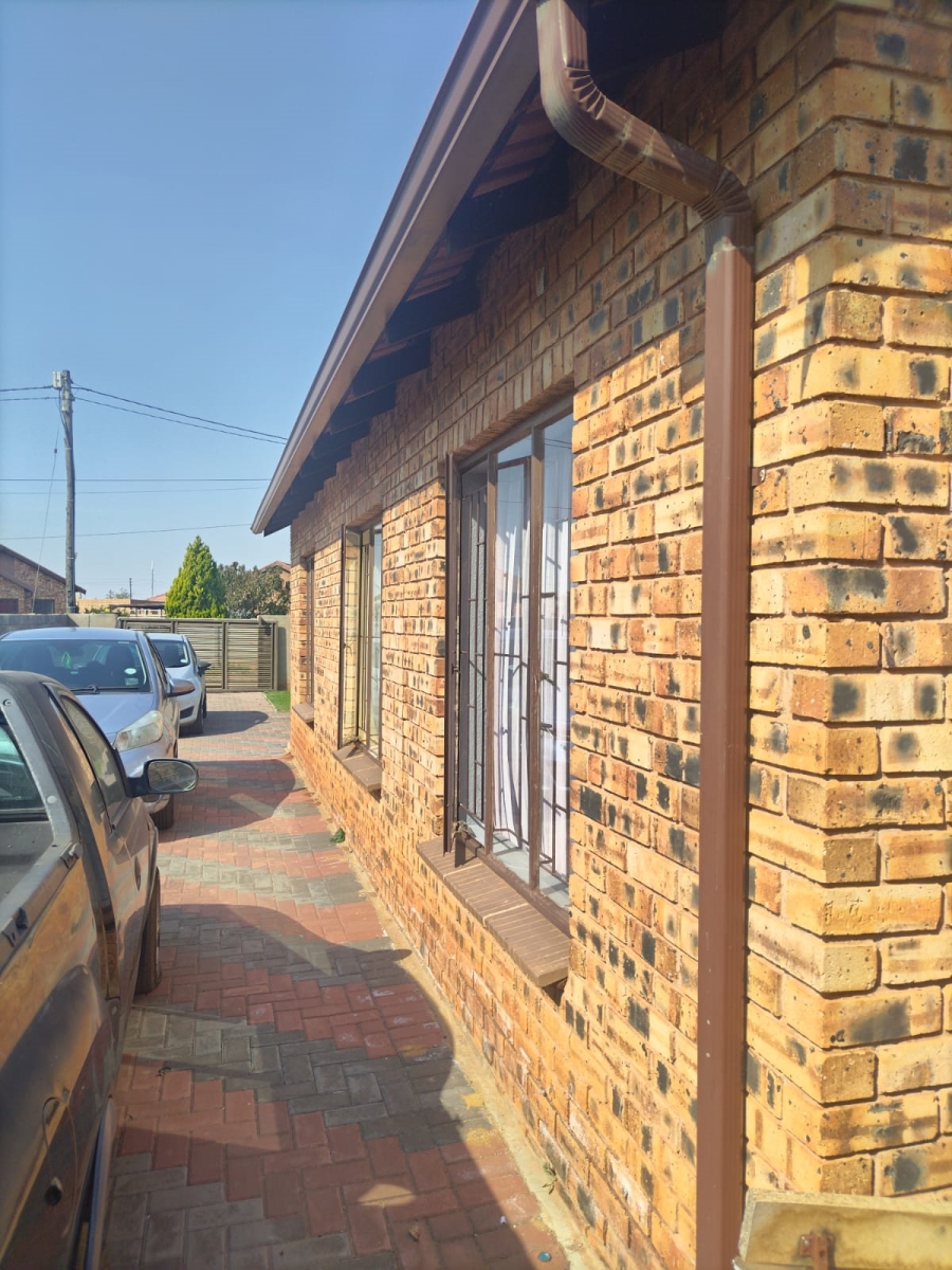 3 Bedroom Property for Sale in Protea Glen Gauteng
