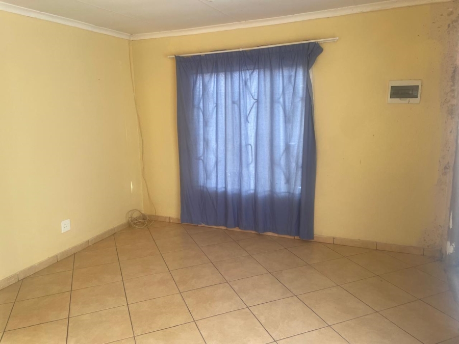 To Let 2 Bedroom Property for Rent in Akasia Gauteng