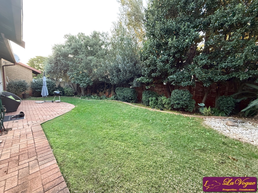 2 Bedroom Property for Sale in Die Wilgers Gauteng