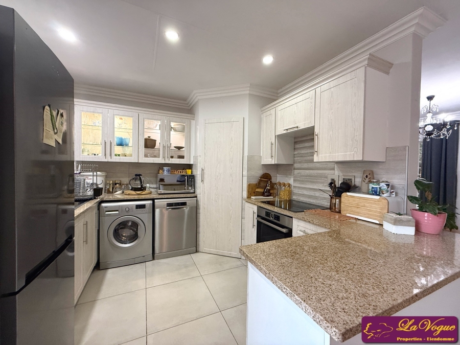 2 Bedroom Property for Sale in Die Wilgers Gauteng
