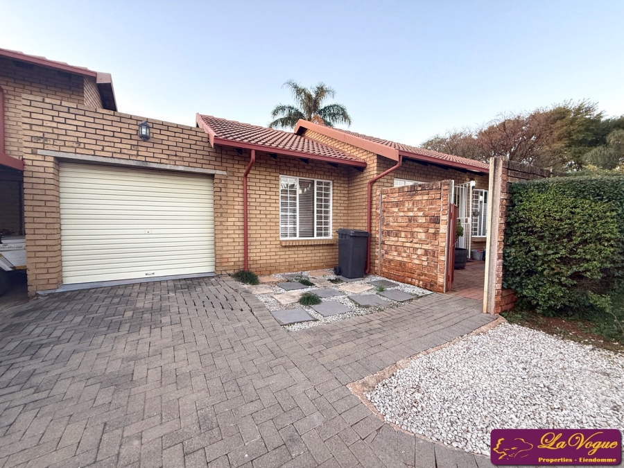 2 Bedroom Property for Sale in Die Wilgers Gauteng