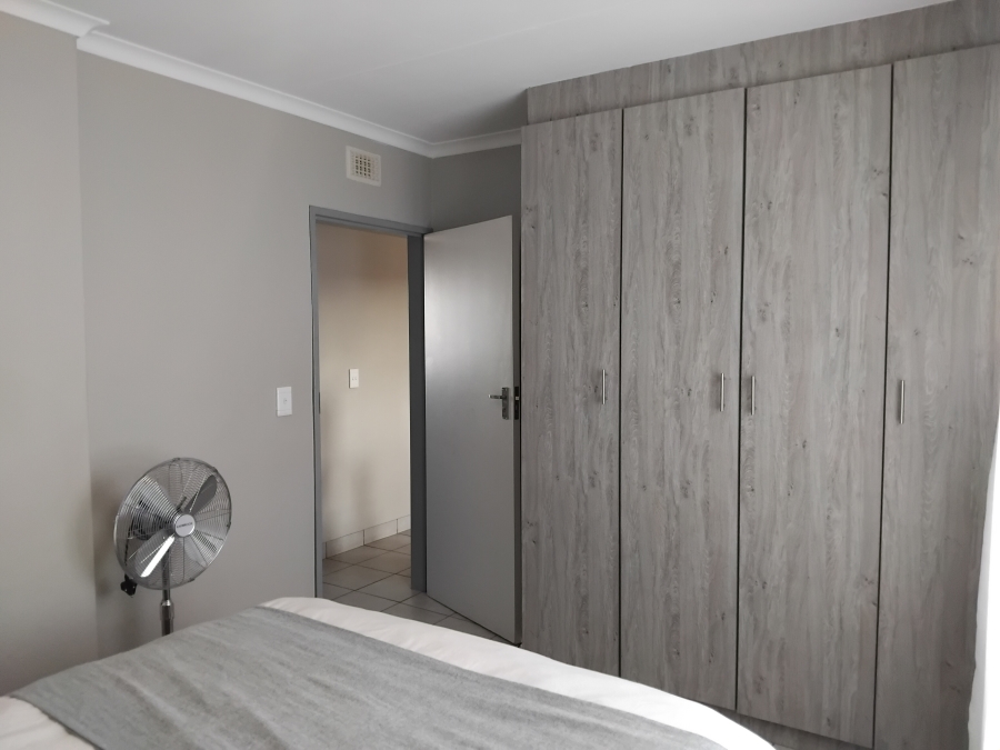 2 Bedroom Property for Sale in Heuweloord Gauteng