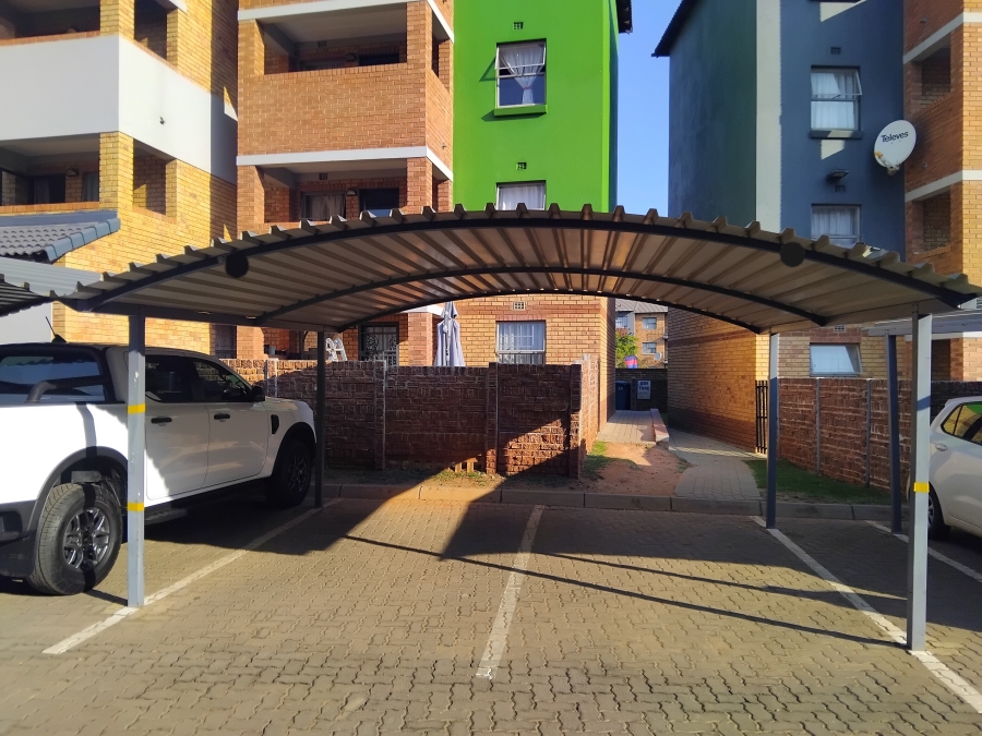 2 Bedroom Property for Sale in Heuweloord Gauteng
