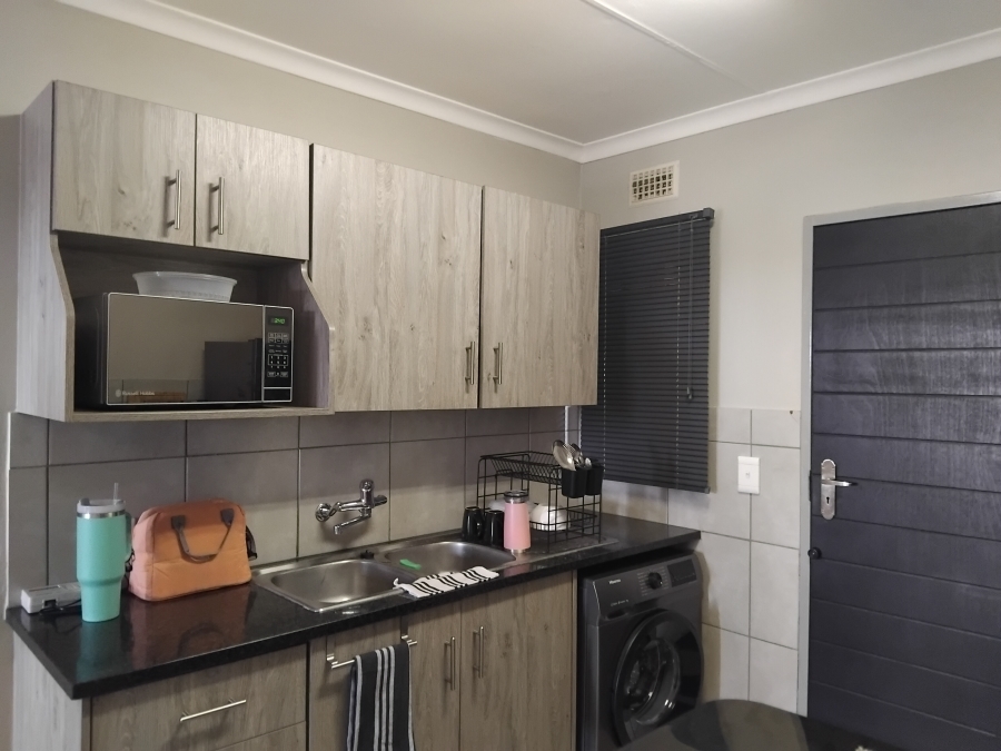 2 Bedroom Property for Sale in Heuweloord Gauteng