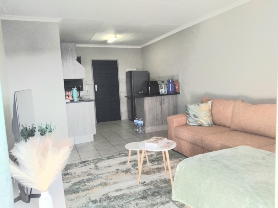 2 Bedroom Property for Sale in Heuweloord Gauteng