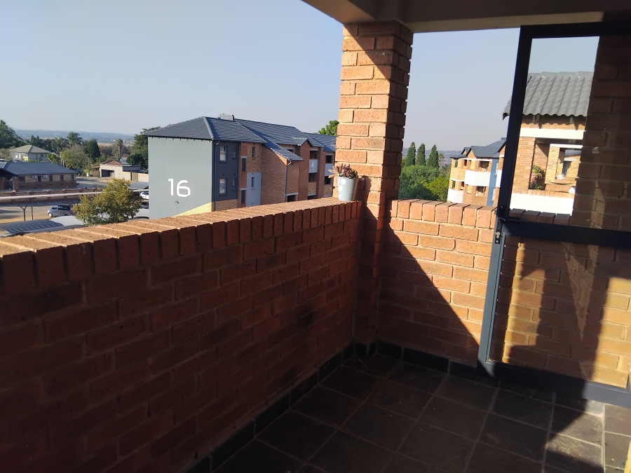 2 Bedroom Property for Sale in Heuweloord Gauteng