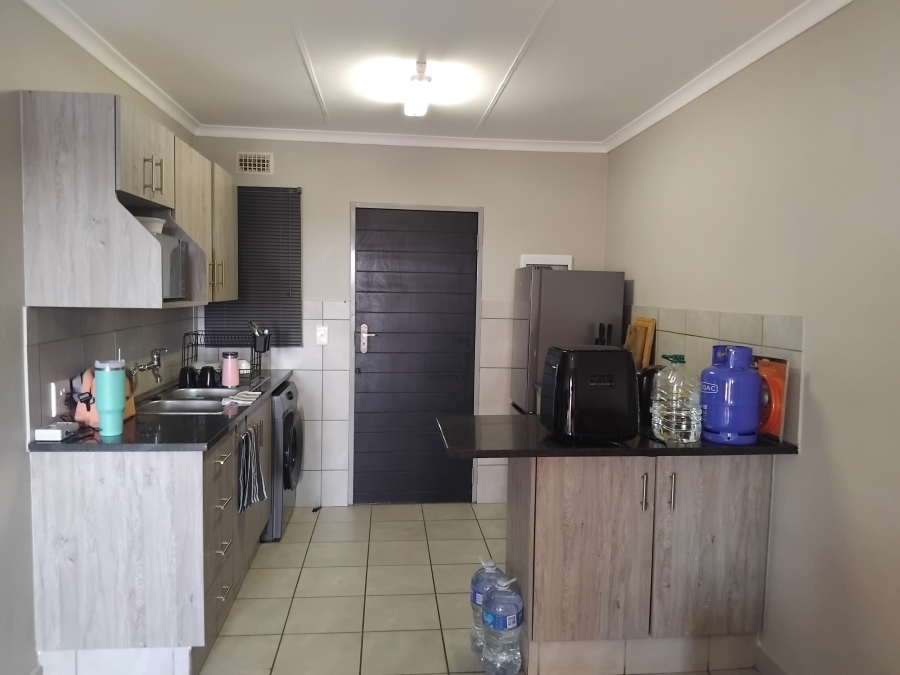 2 Bedroom Property for Sale in Heuweloord Gauteng