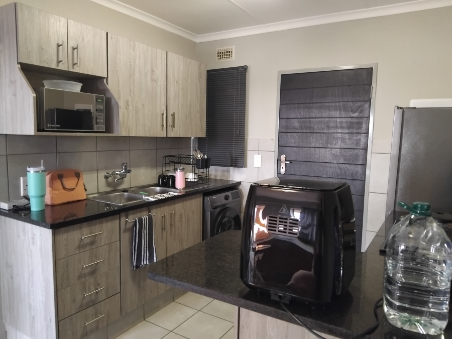 2 Bedroom Property for Sale in Heuweloord Gauteng