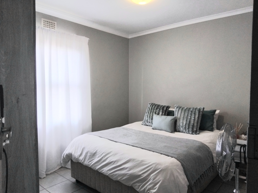 2 Bedroom Property for Sale in Heuweloord Gauteng