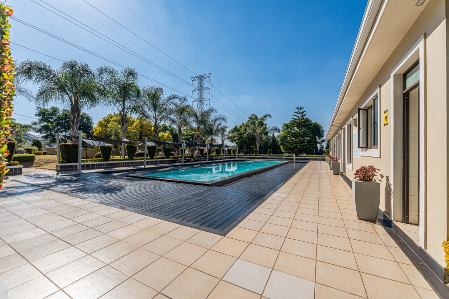 2 Bedroom Property for Sale in Broadacres Gauteng