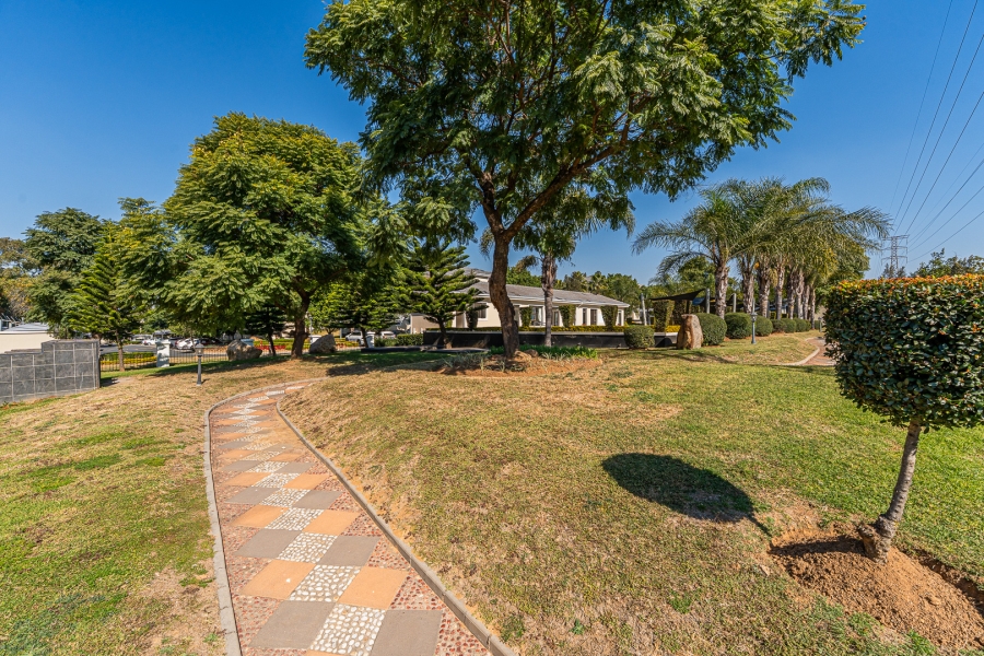 2 Bedroom Property for Sale in Broadacres Gauteng