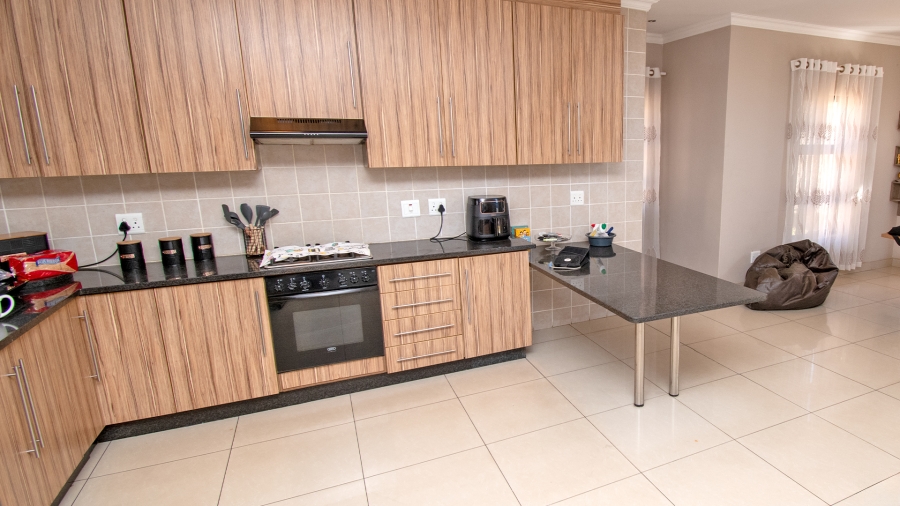 To Let 3 Bedroom Property for Rent in Monavoni Gauteng