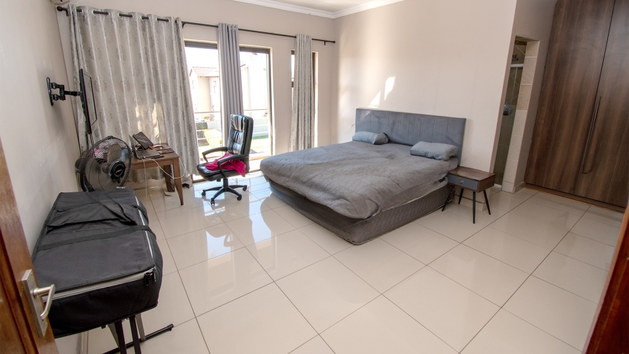 To Let 3 Bedroom Property for Rent in Monavoni Gauteng