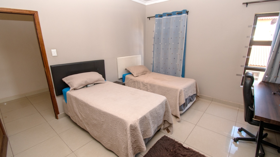To Let 3 Bedroom Property for Rent in Monavoni Gauteng
