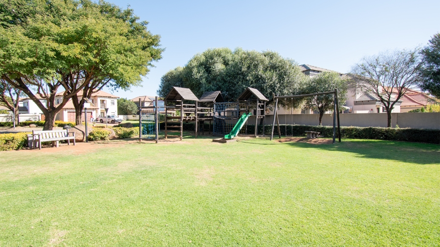 To Let 3 Bedroom Property for Rent in Monavoni Gauteng