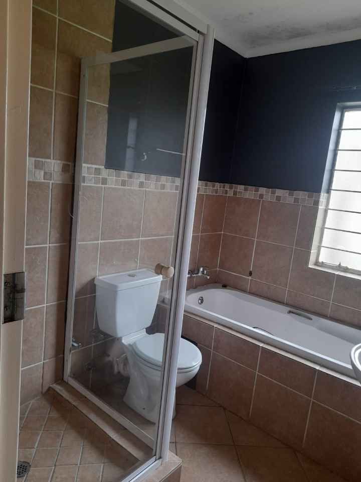 2 Bedroom Property for Sale in Montana Tuine Gauteng