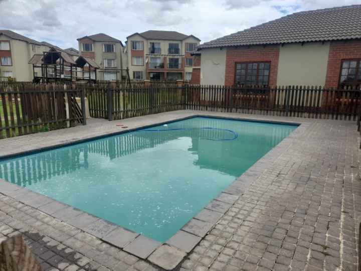 2 Bedroom Property for Sale in Montana Tuine Gauteng