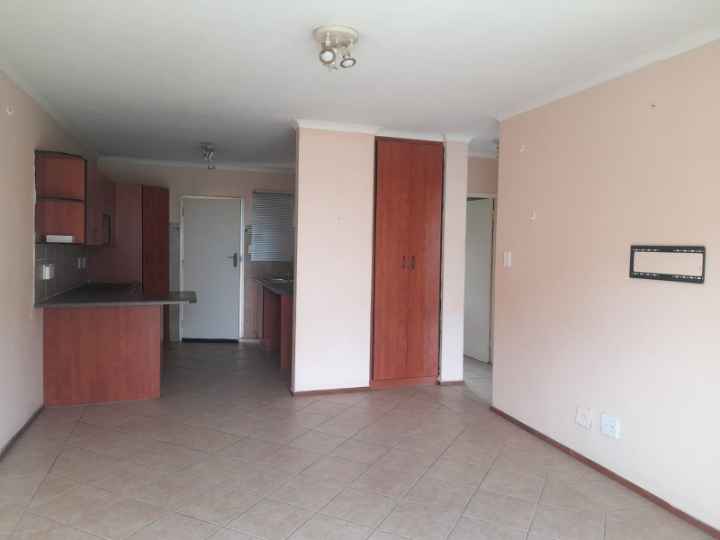 2 Bedroom Property for Sale in Montana Tuine Gauteng
