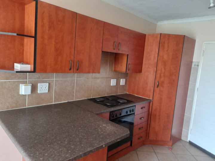 2 Bedroom Property for Sale in Montana Tuine Gauteng