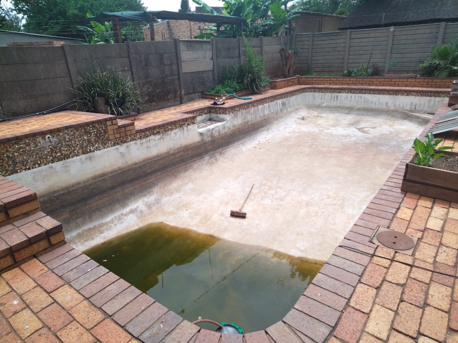 6 Bedroom Property for Sale in Kliprivier Gauteng