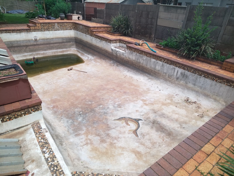 6 Bedroom Property for Sale in Kliprivier Gauteng