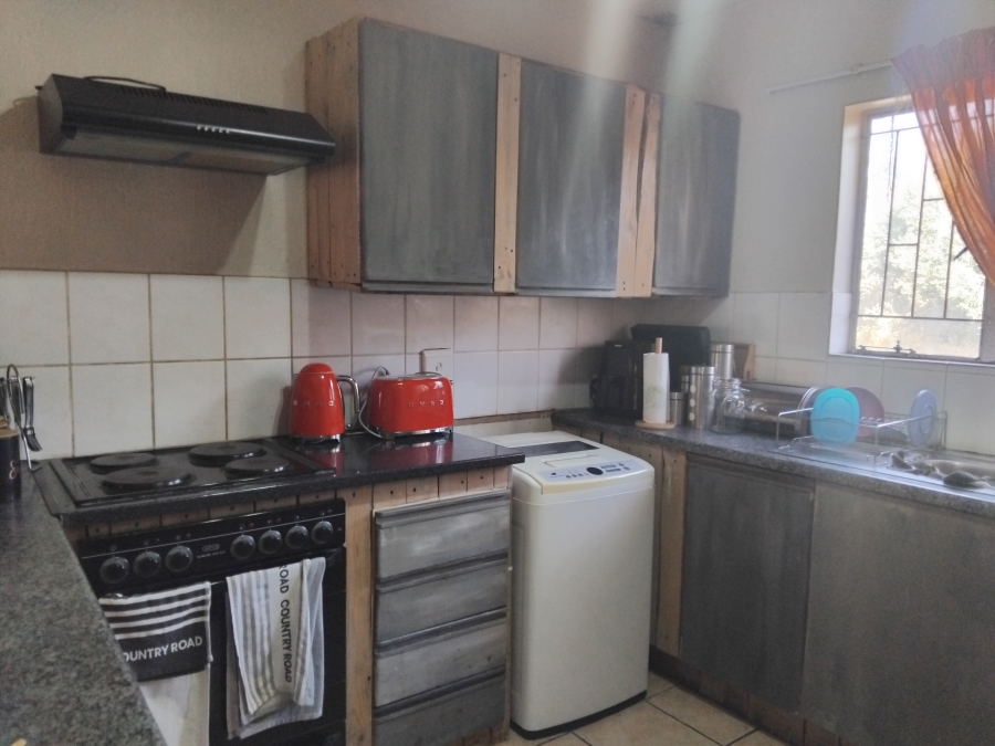 2 Bedroom Property for Sale in Die Hoewes Gauteng