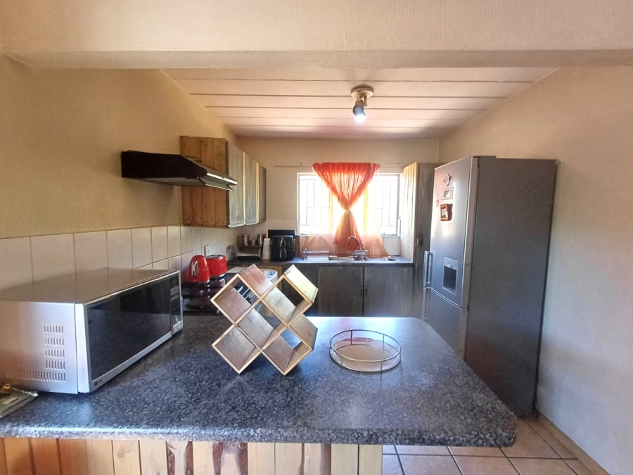 2 Bedroom Property for Sale in Die Hoewes Gauteng
