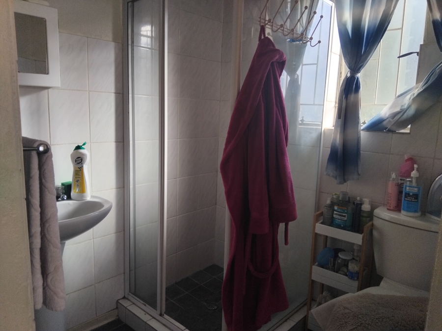 2 Bedroom Property for Sale in Die Hoewes Gauteng
