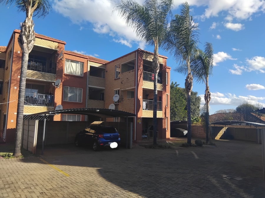 2 Bedroom Property for Sale in Die Hoewes Gauteng