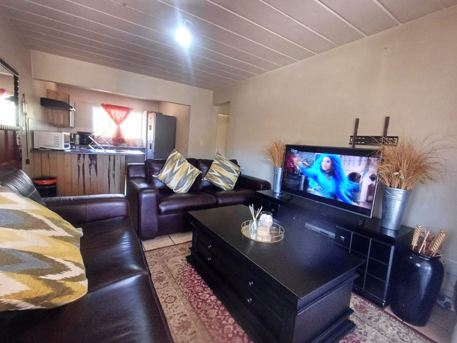 2 Bedroom Property for Sale in Die Hoewes Gauteng