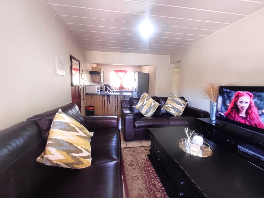 2 Bedroom Property for Sale in Die Hoewes Gauteng