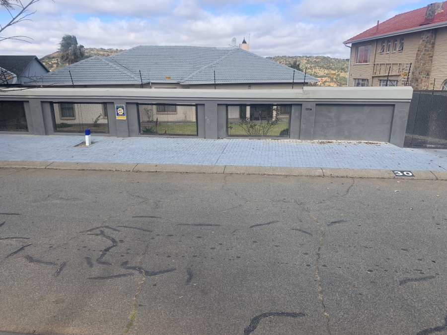 4 Bedroom Property for Sale in Winchester Hills Gauteng